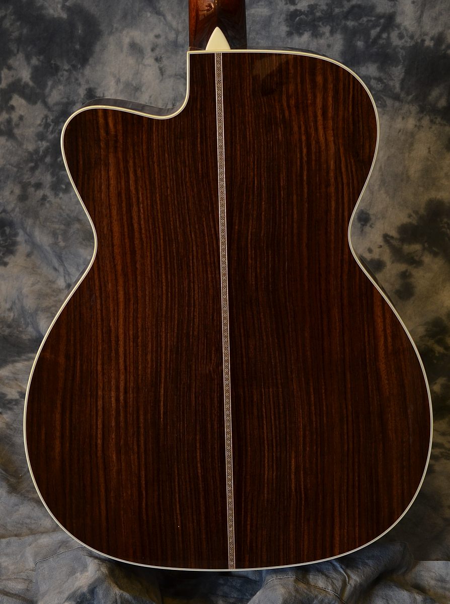 Collings_OM2HECW_2011(C)_back detail