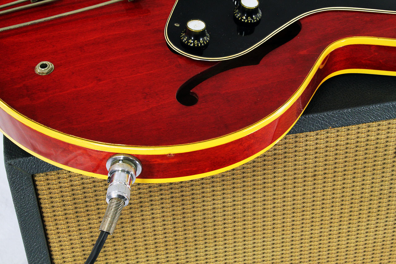 Epiphone_professional_1963_amphenol_connector_1