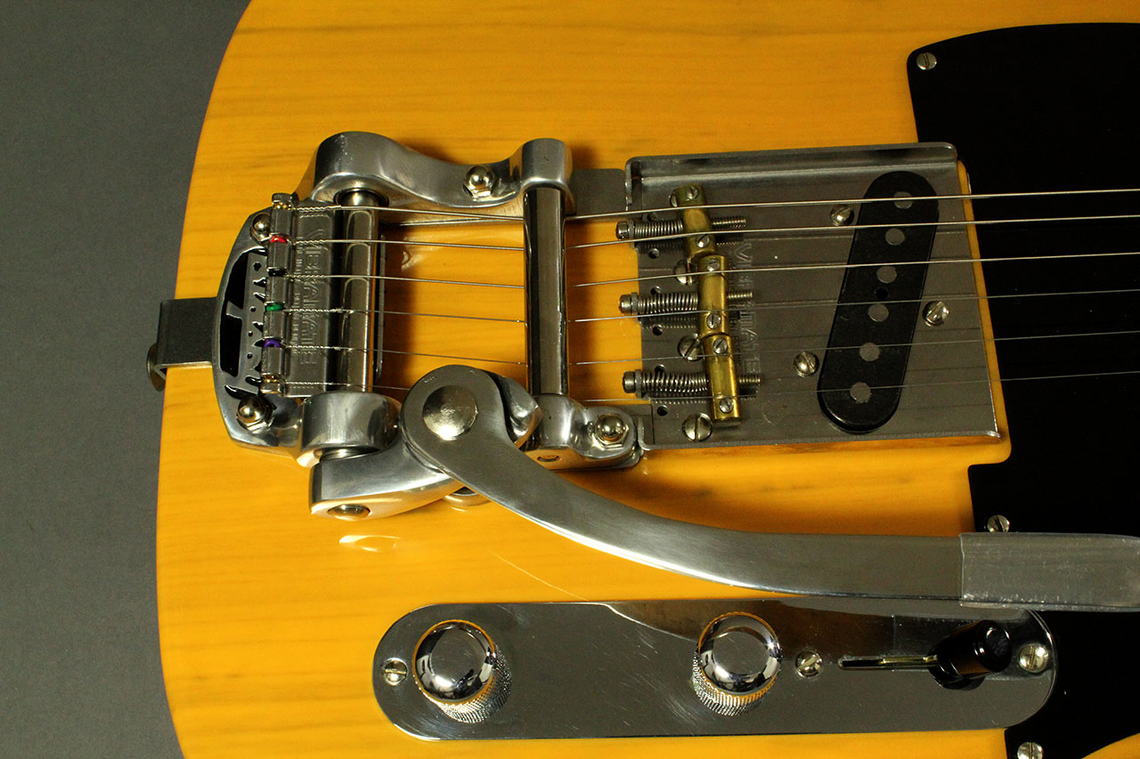 Fender_1952_tele_reissue_vibramate_top_detail_1