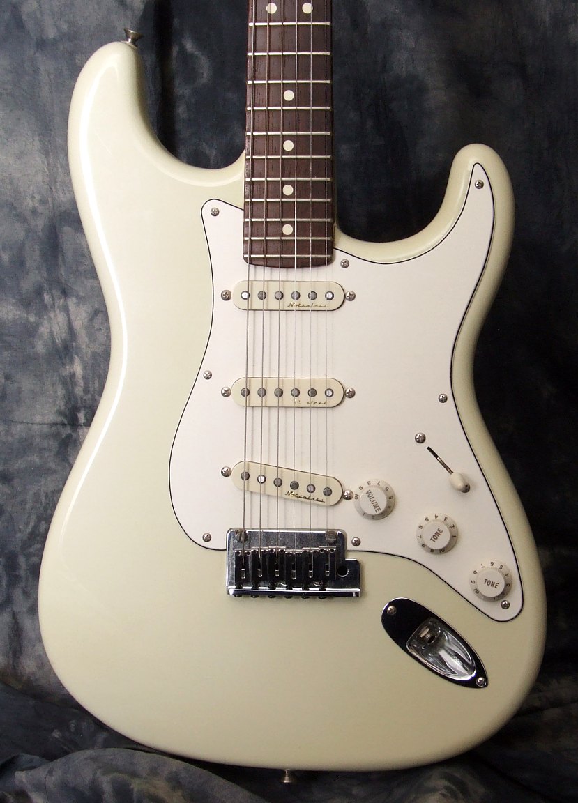 Fender_Custom_Shop_Group(C)_Custom_Strat_Top