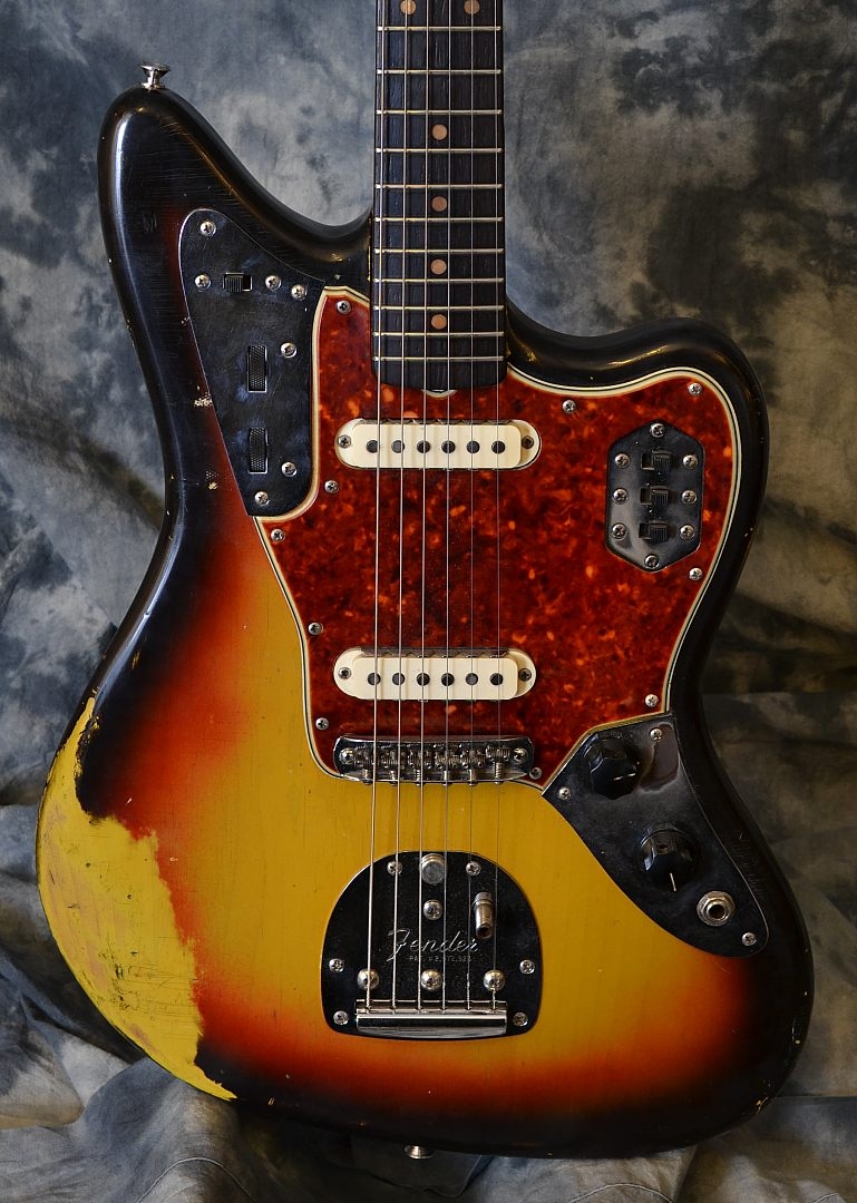Fender_Jaguar_65(C)_Top