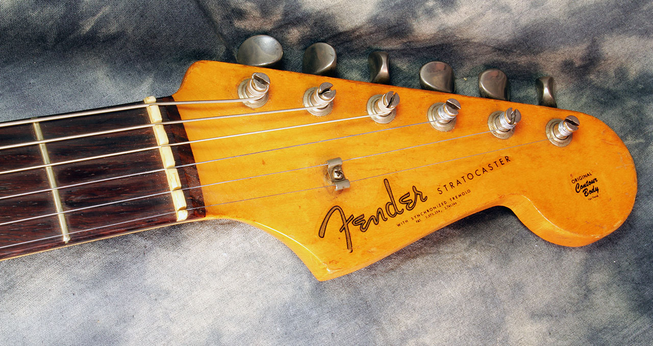 Fender_strat_1961_coral_head_1