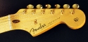 Fender_strat_gold_LTD_1989_cons_head_front_1