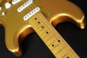 Fender_strat_gold_LTD_1989_cons_neck_joint_3