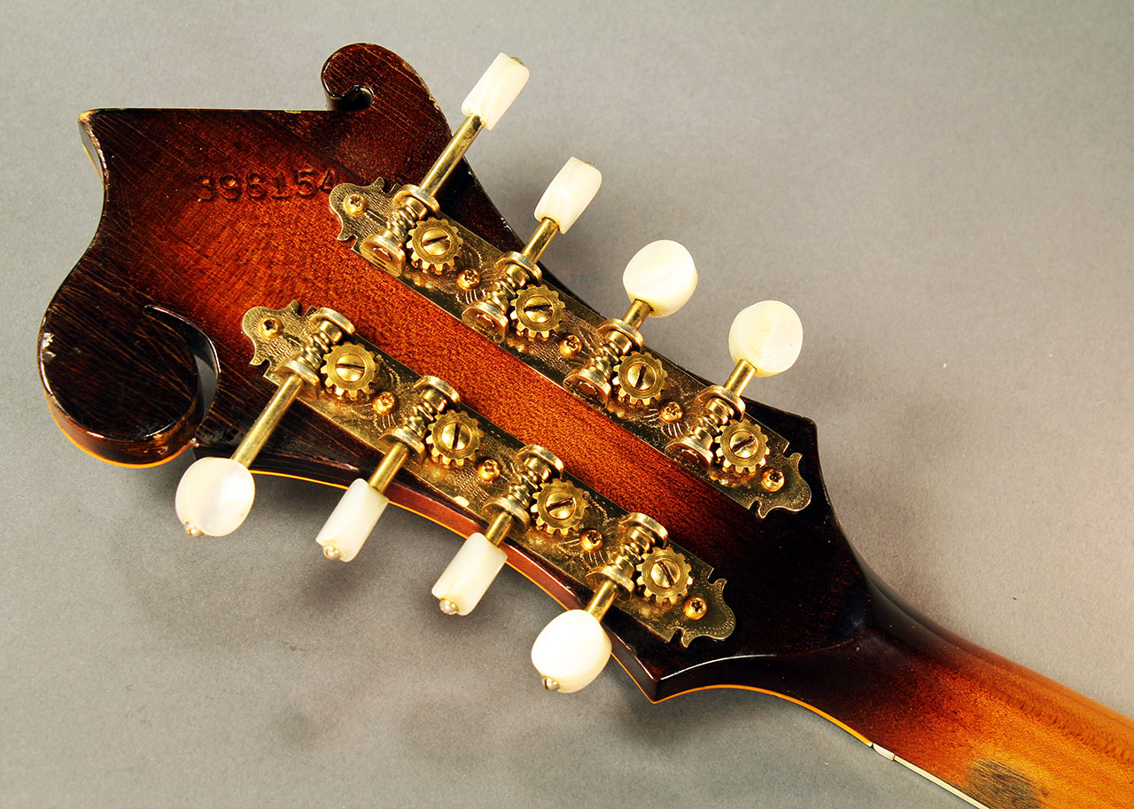 Gibson_F5_mandolin_74_cons_head_rear_1
