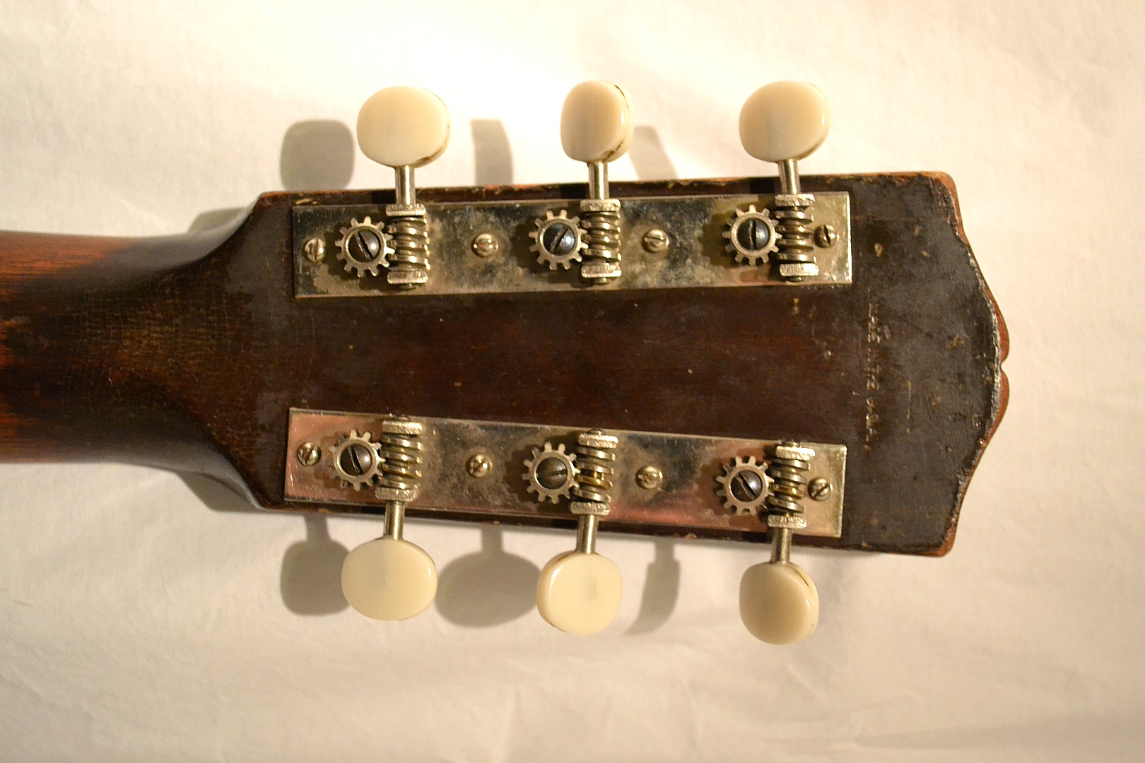 Gibson_L-1_1931(C)_Tuners