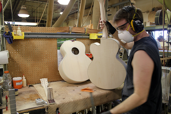 gibson_tour_shop_neck_fitting_1