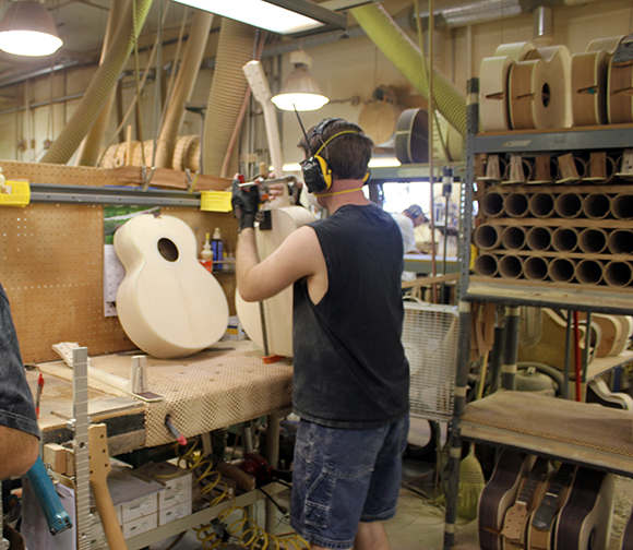 gibson_tour_shop_neck_fitting_4