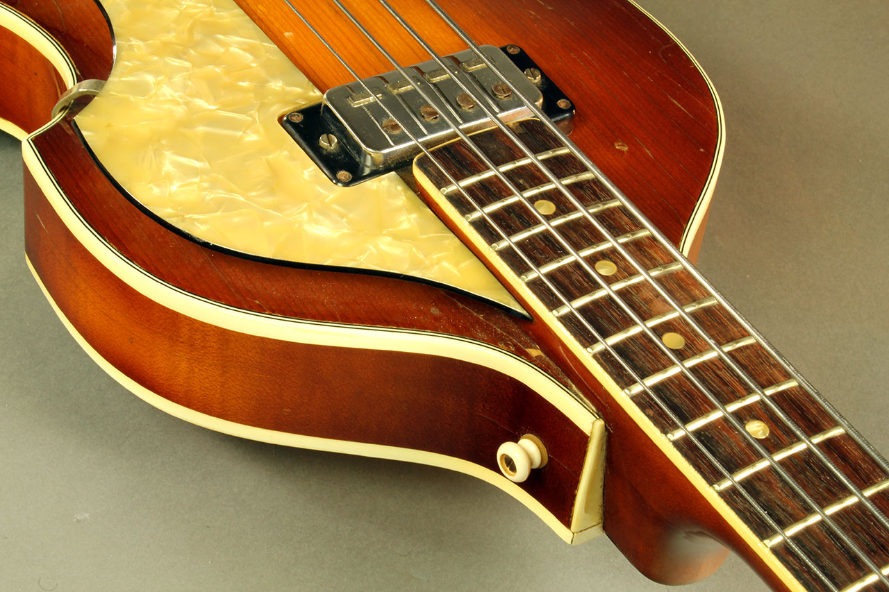Hofner_beatlebass_1966_cons_neck_joint_detail_1