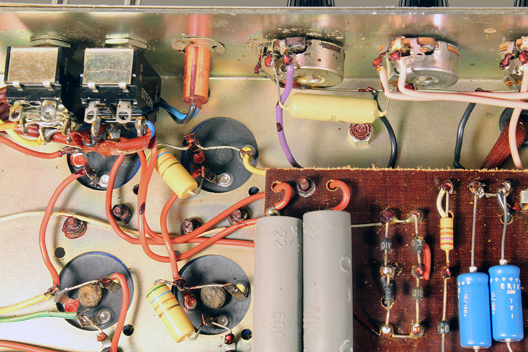 marshall_superbass_1970_chassis_rear_inside_7
