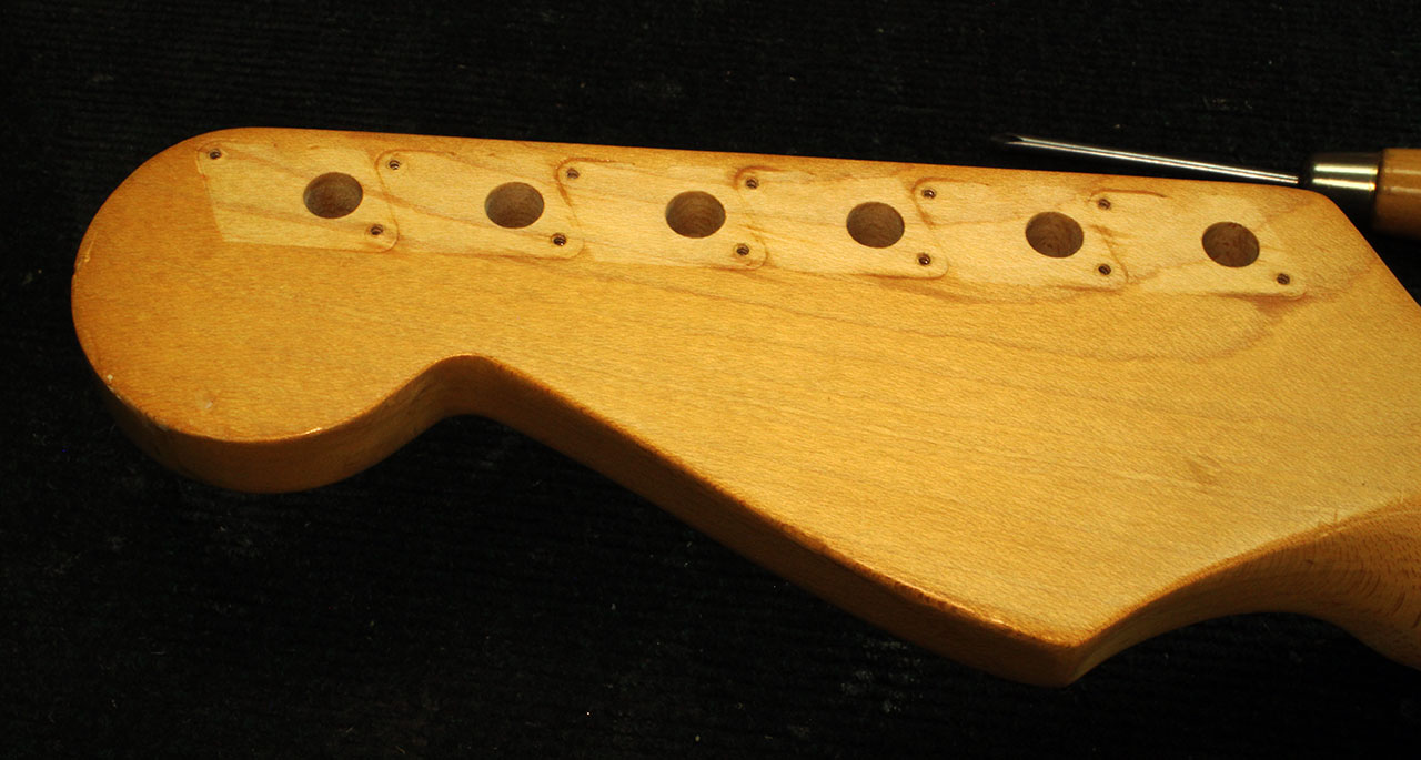 Shop_strat_trem_2_tuners_off_2