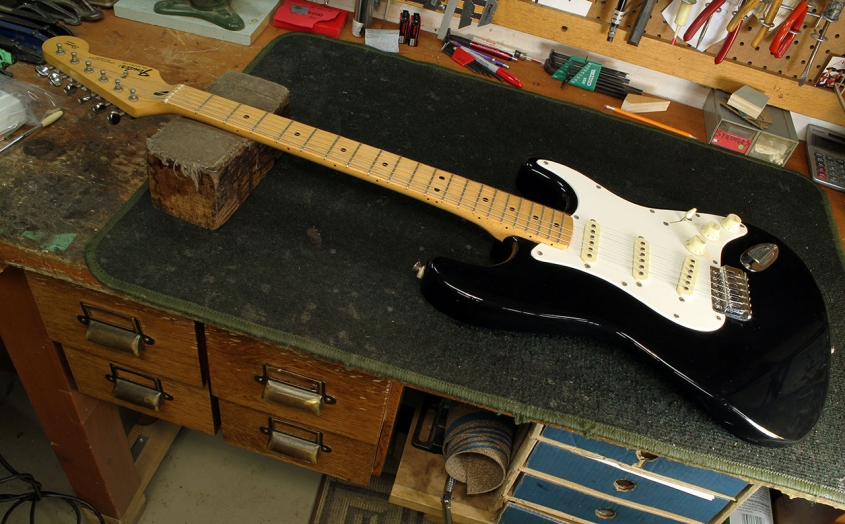 Shop_strat_trem_on_bench_1