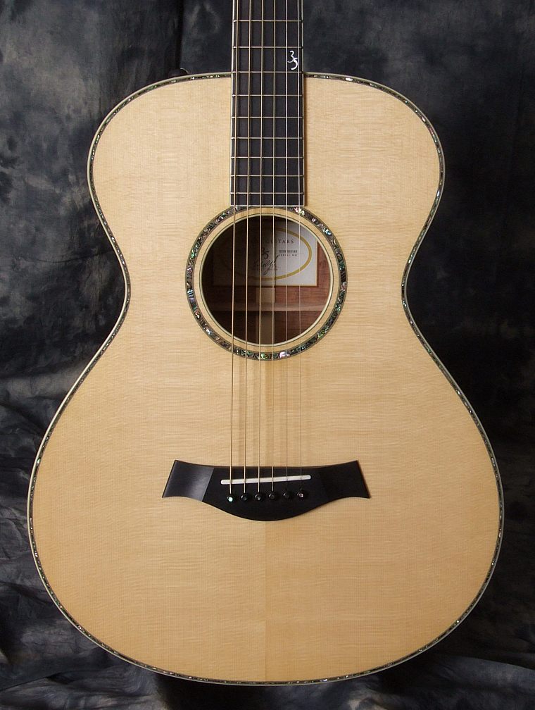 Taylor_35th_12_Fret_Koa_Top