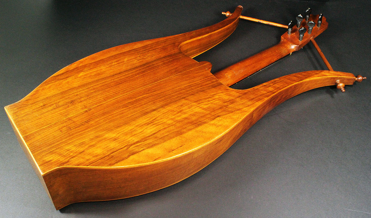 Telesforo_Julve_lyra_guitar_1900_cons_back_2