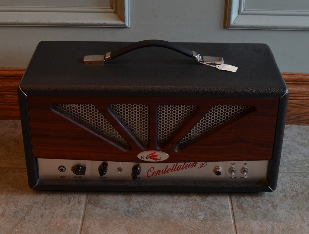 The Komet Constellation 30 amp is a beautiful wood panelled 30 watt amp powered by 4 EL84 tubes.